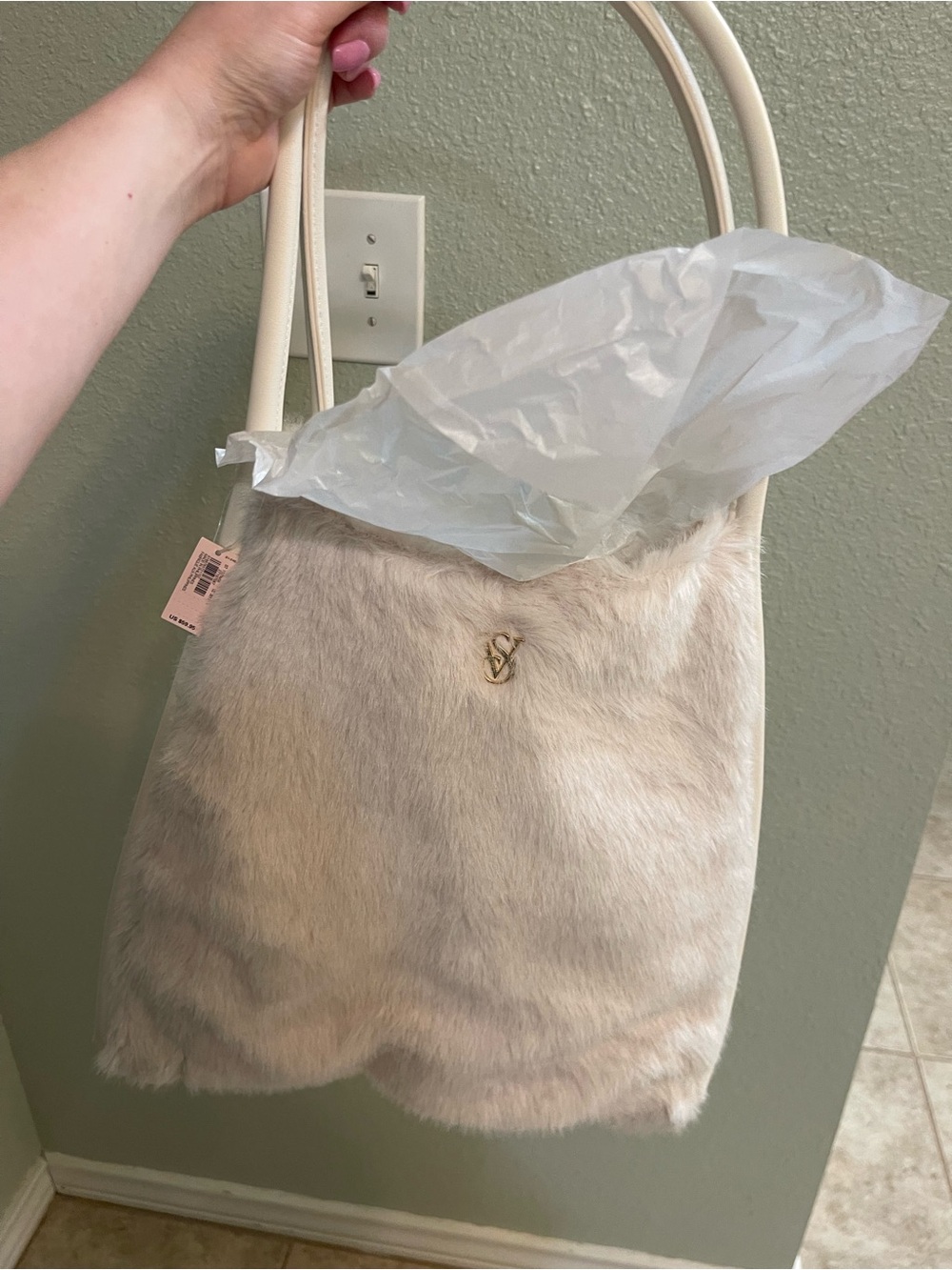 Victoria's Secret Cream Faux Fur Tote with Gold Logo - Picture 2 of 6